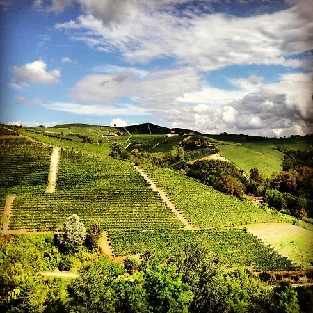 Cascina Maina Farm stay Diano d'Alba